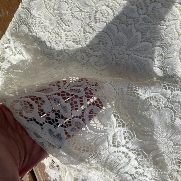 Dynamite Creme Lace Bodysuit - Picture 9 of 11